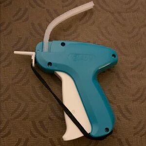 Arrow Blue and White Tagging Gun